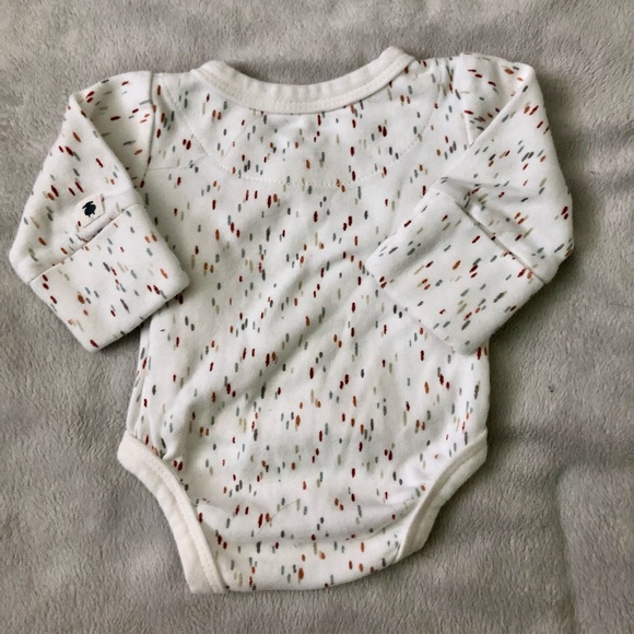 Bundle of 2 patterned matching onesies• Trois moutons• Baby clothes• Pre - Picture 9 of 9